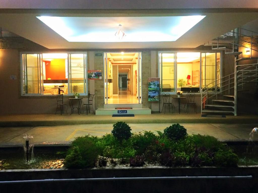 Chumphon Travelodge Bagian luar foto