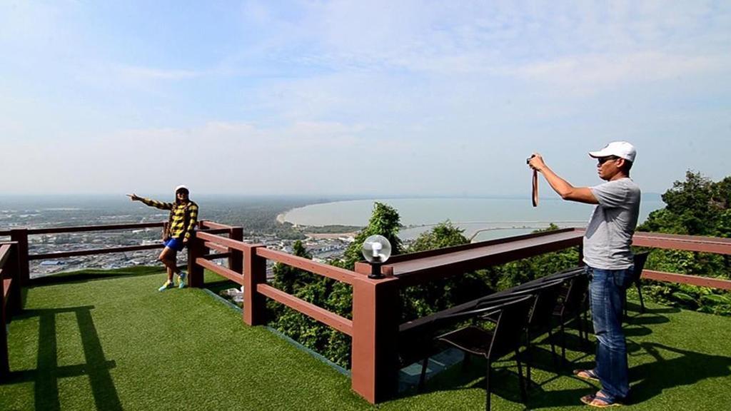 Chumphon Travelodge Bagian luar foto