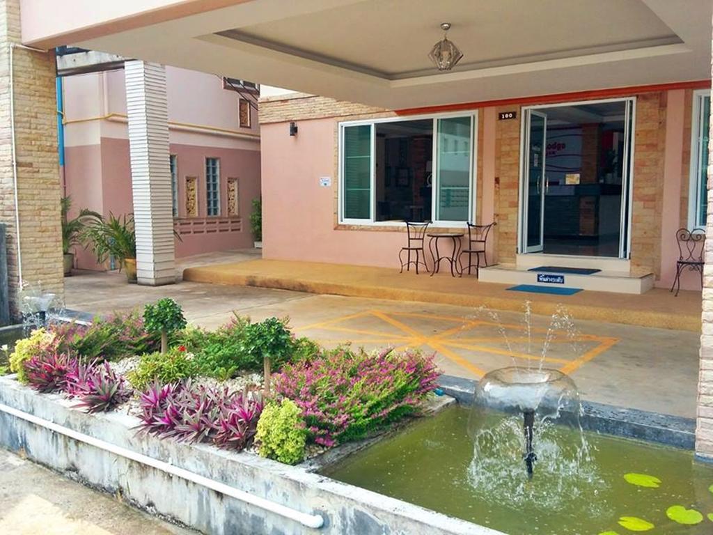 Chumphon Travelodge Bagian luar foto