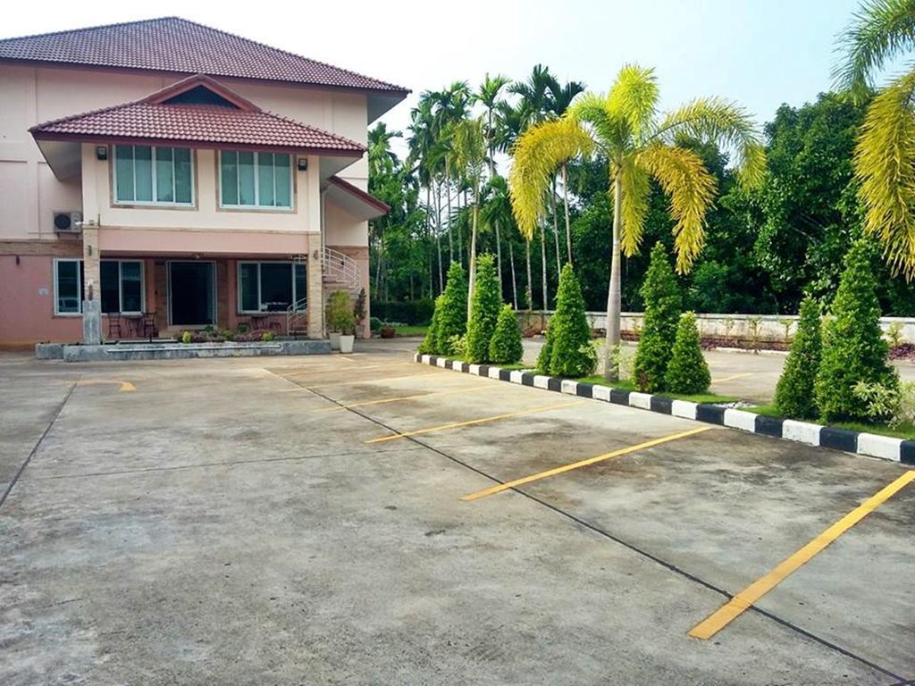 Chumphon Travelodge Bagian luar foto