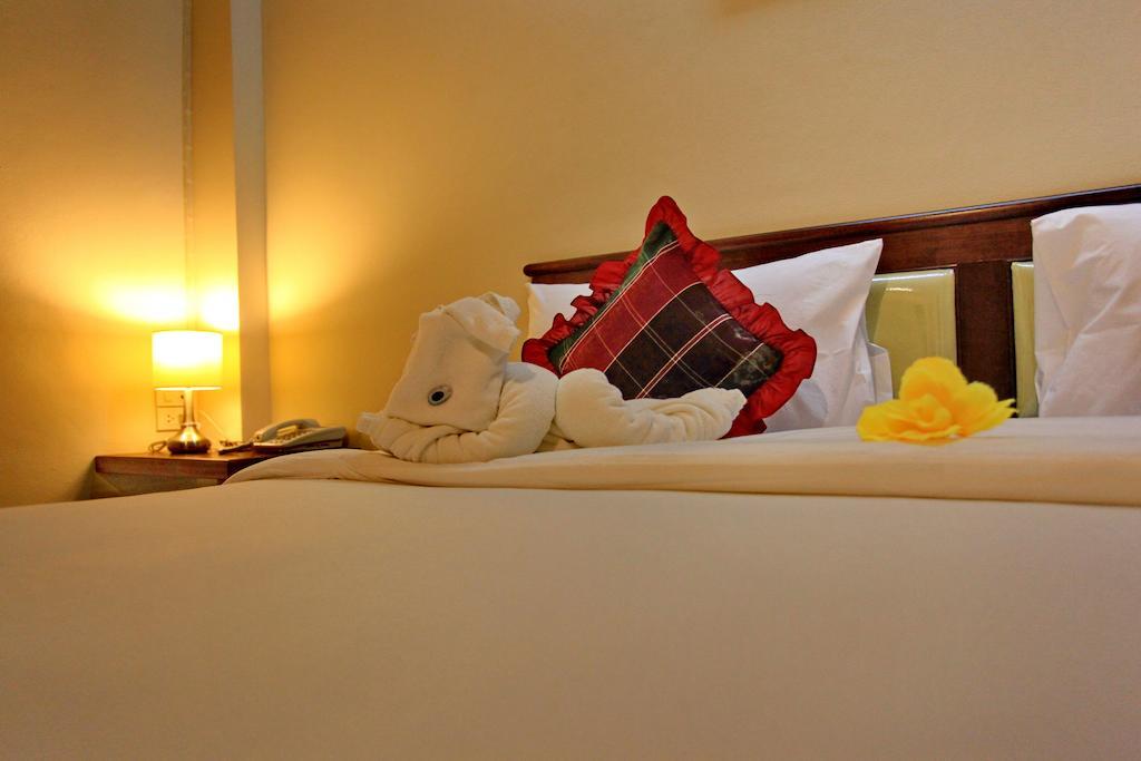 Chumphon Travelodge Bagian luar foto