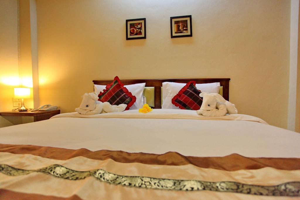 Chumphon Travelodge Bagian luar foto