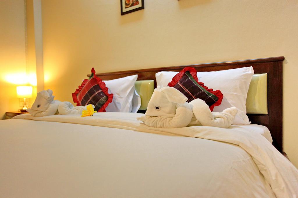 Chumphon Travelodge Bagian luar foto