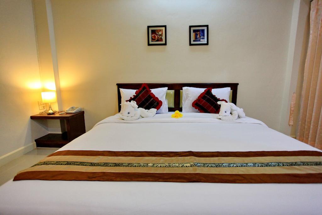 Chumphon Travelodge Bagian luar foto