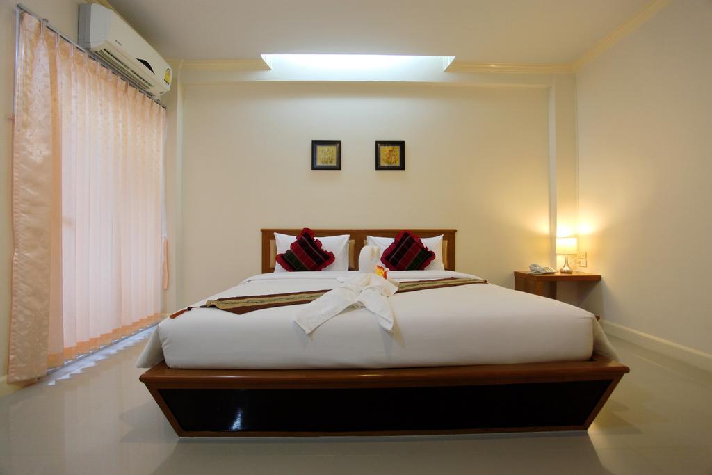 Chumphon Travelodge Bagian luar foto